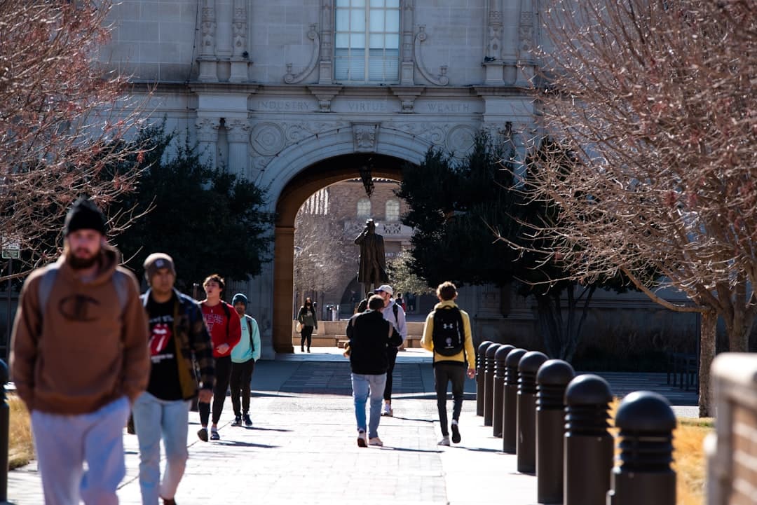 17 Questions to Ask on a College Recruiting Visit